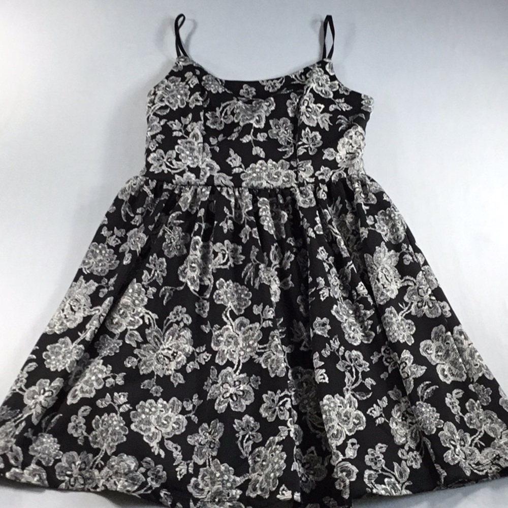 Baby Doll Dress Size S Juniors Party Floral Black White Sleeveless Summer